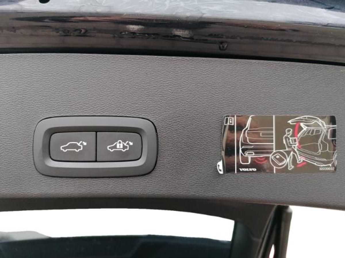 Volvo  Momentum Pro 2WD D3 EU6d-T Navi Leder Digitales