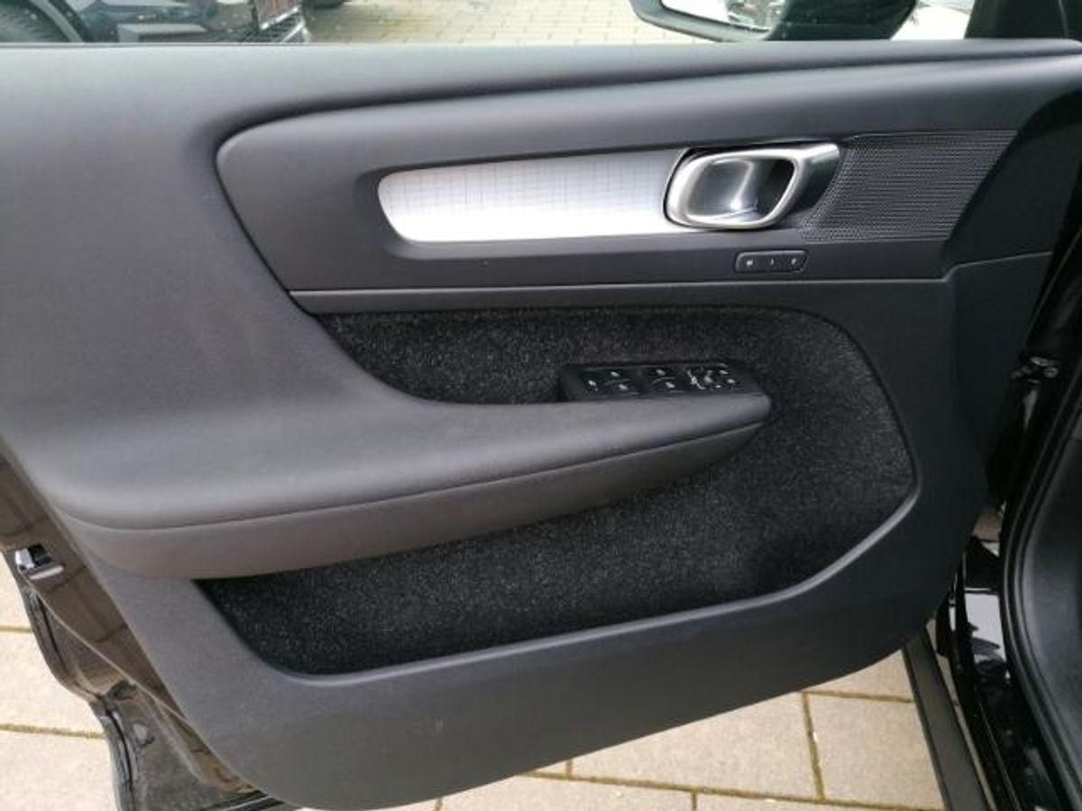 Volvo  Momentum Pro 2WD D3 EU6d-T Navi Leder Digitales