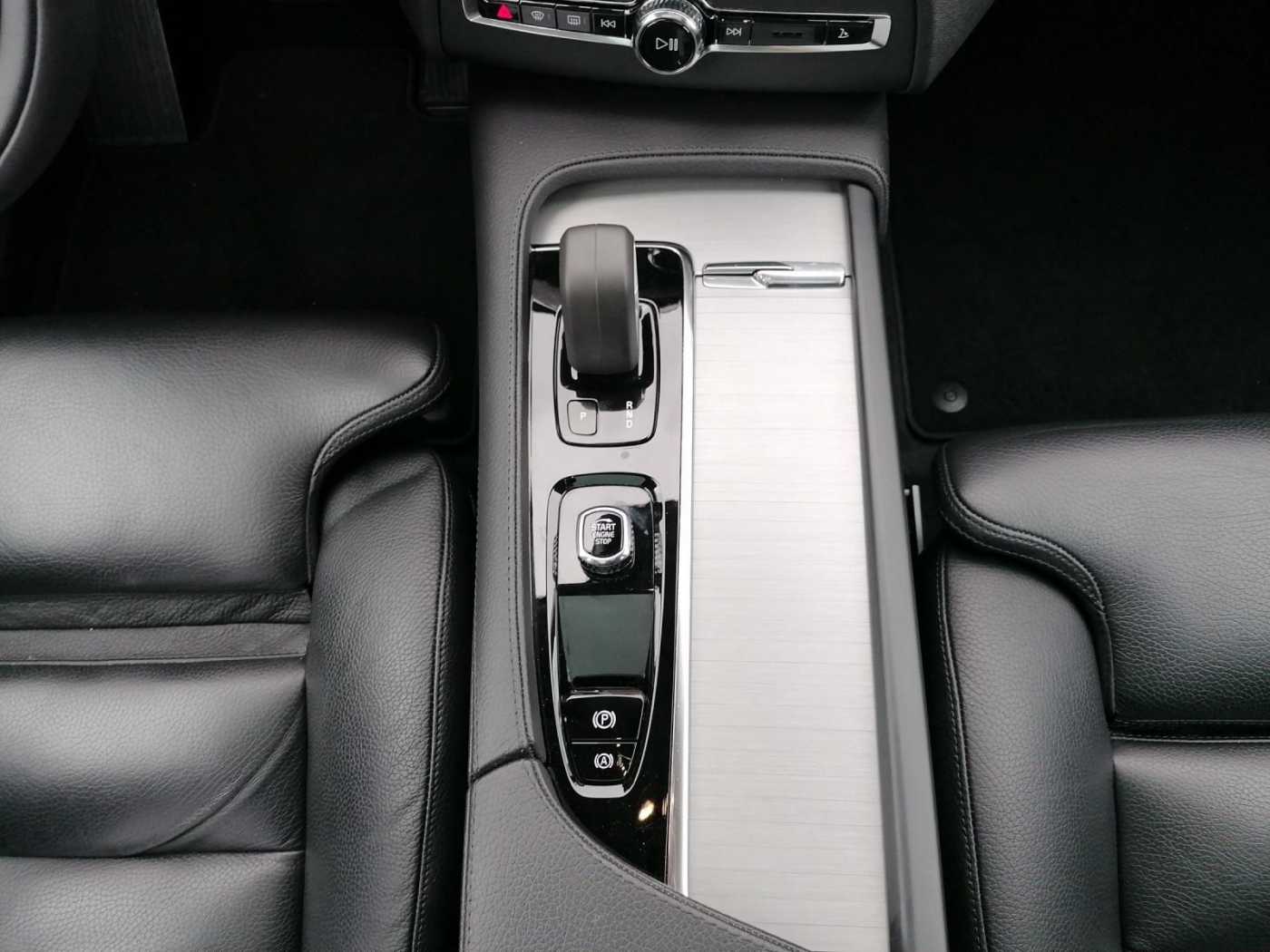 Volvo  Inscription Expression Recharge  22 Zoll-SKR Plu