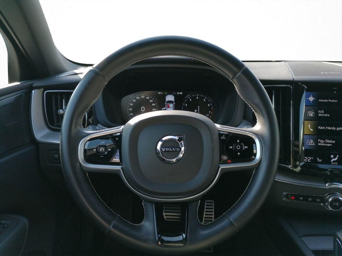 Volvo  B5 AWD R-Design