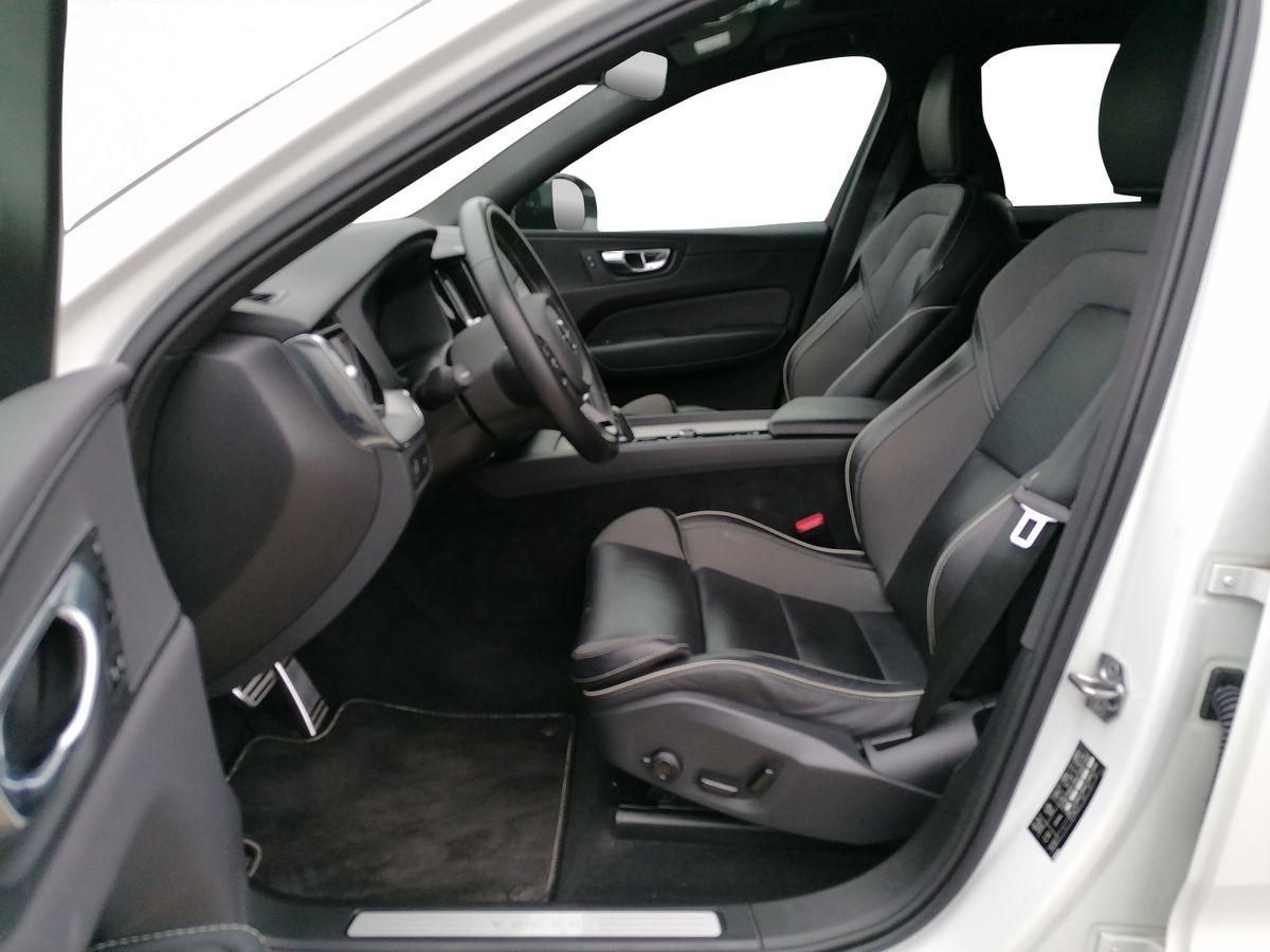 Volvo  2.0 Turbo R Design 2WD Pano Navi 360 Kamera
