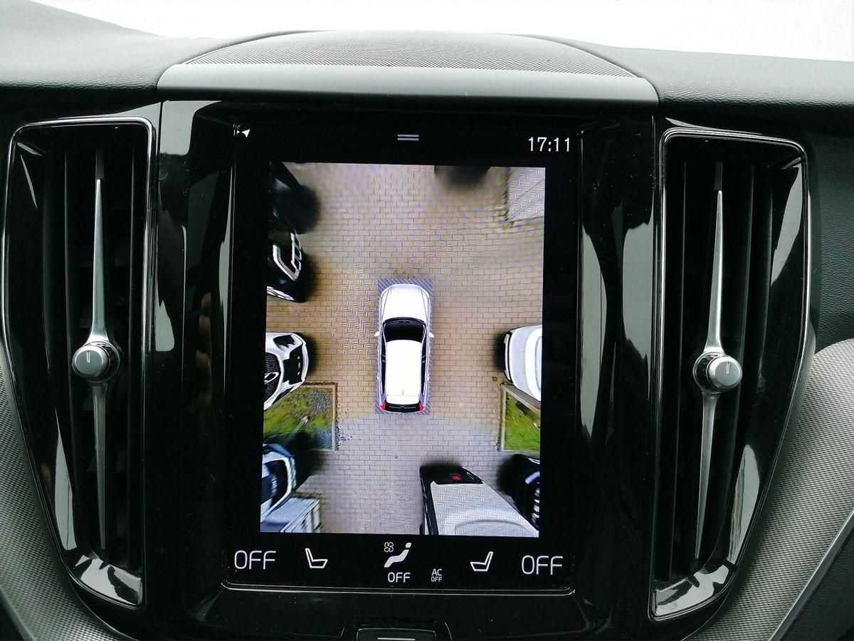 Volvo  2.0 Turbo R Design 2WD Pano Navi 360 Kamera