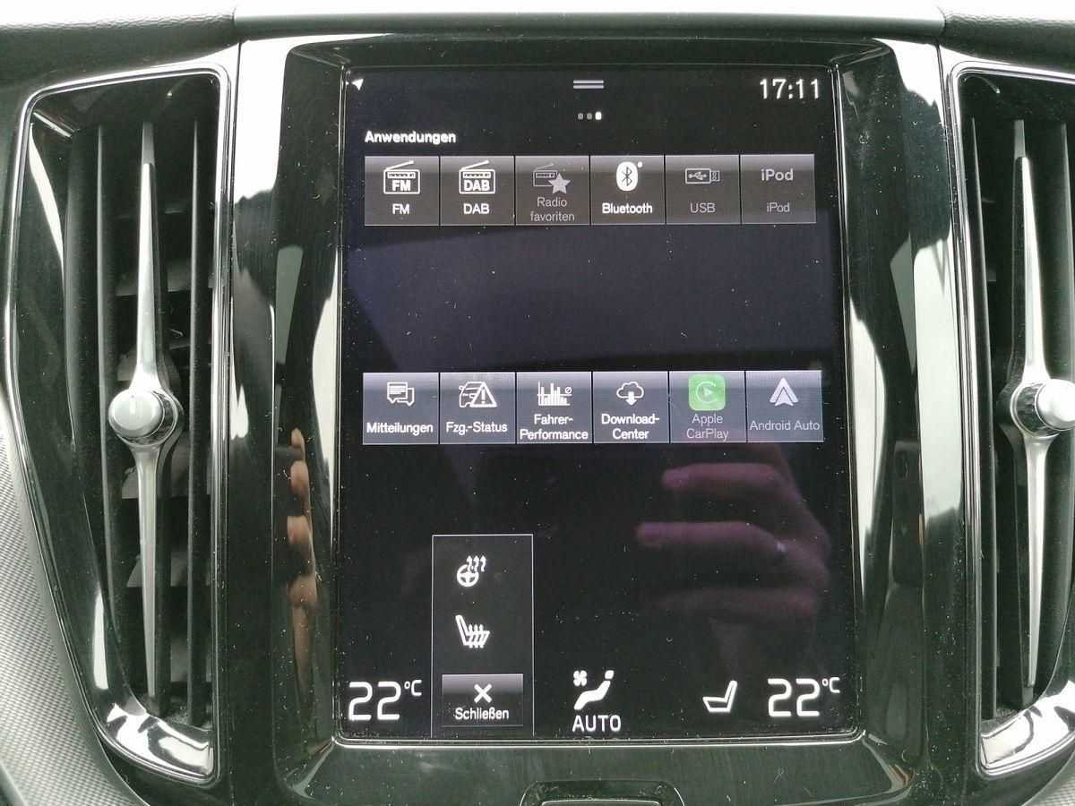 Volvo  2.0 Turbo R Design 2WD Pano Navi 360 Kamera