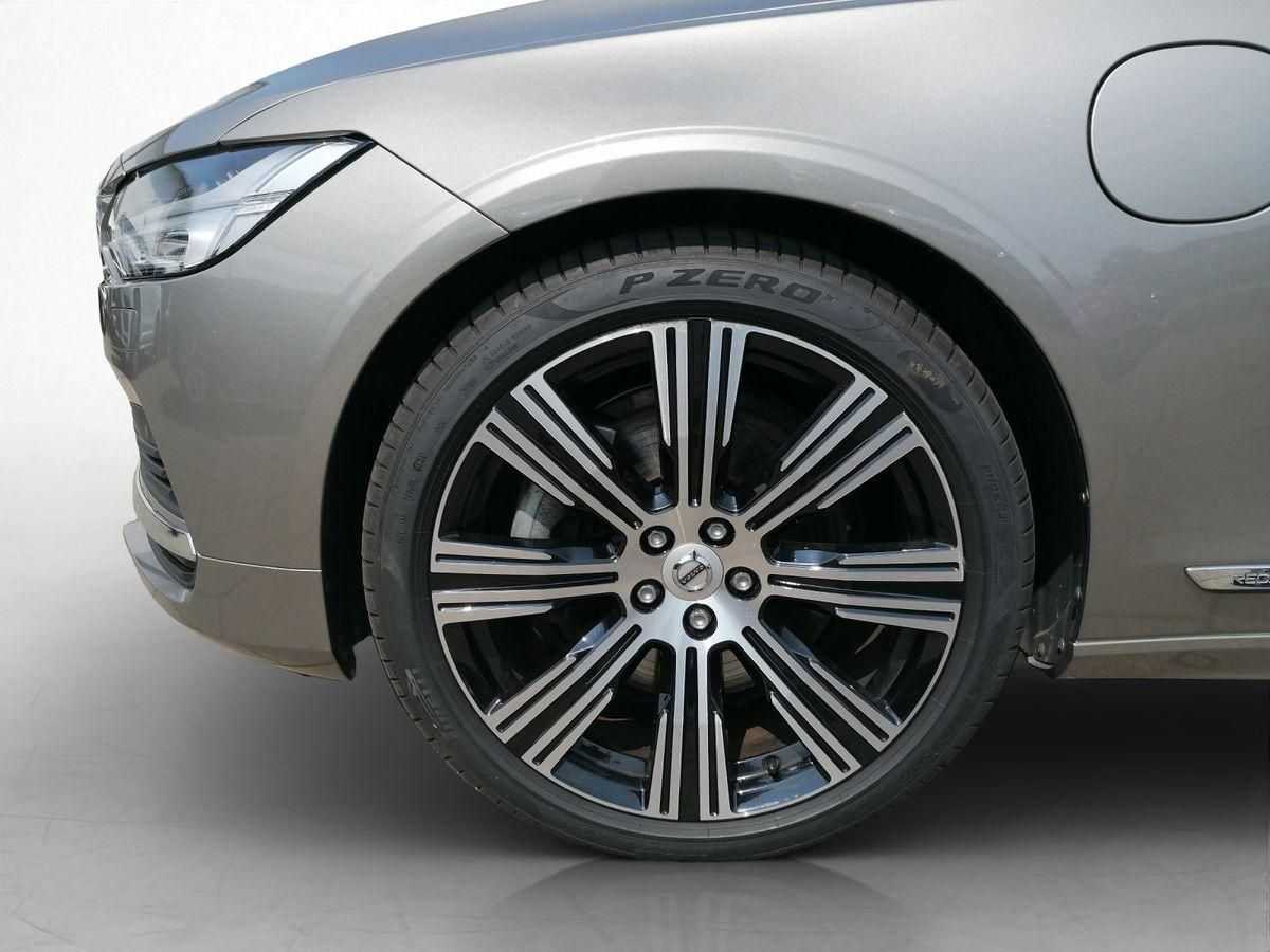 Volvo  Recharge  Plug-In Hybrid T8 AWD Inscription