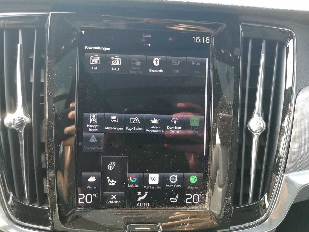 Volvo  Recharge  Plug-In Hybrid T8 AWD Inscription