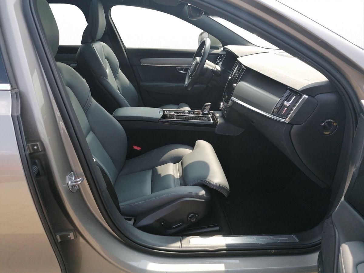 Volvo  Recharge  Plug-In Hybrid T8 AWD Inscription