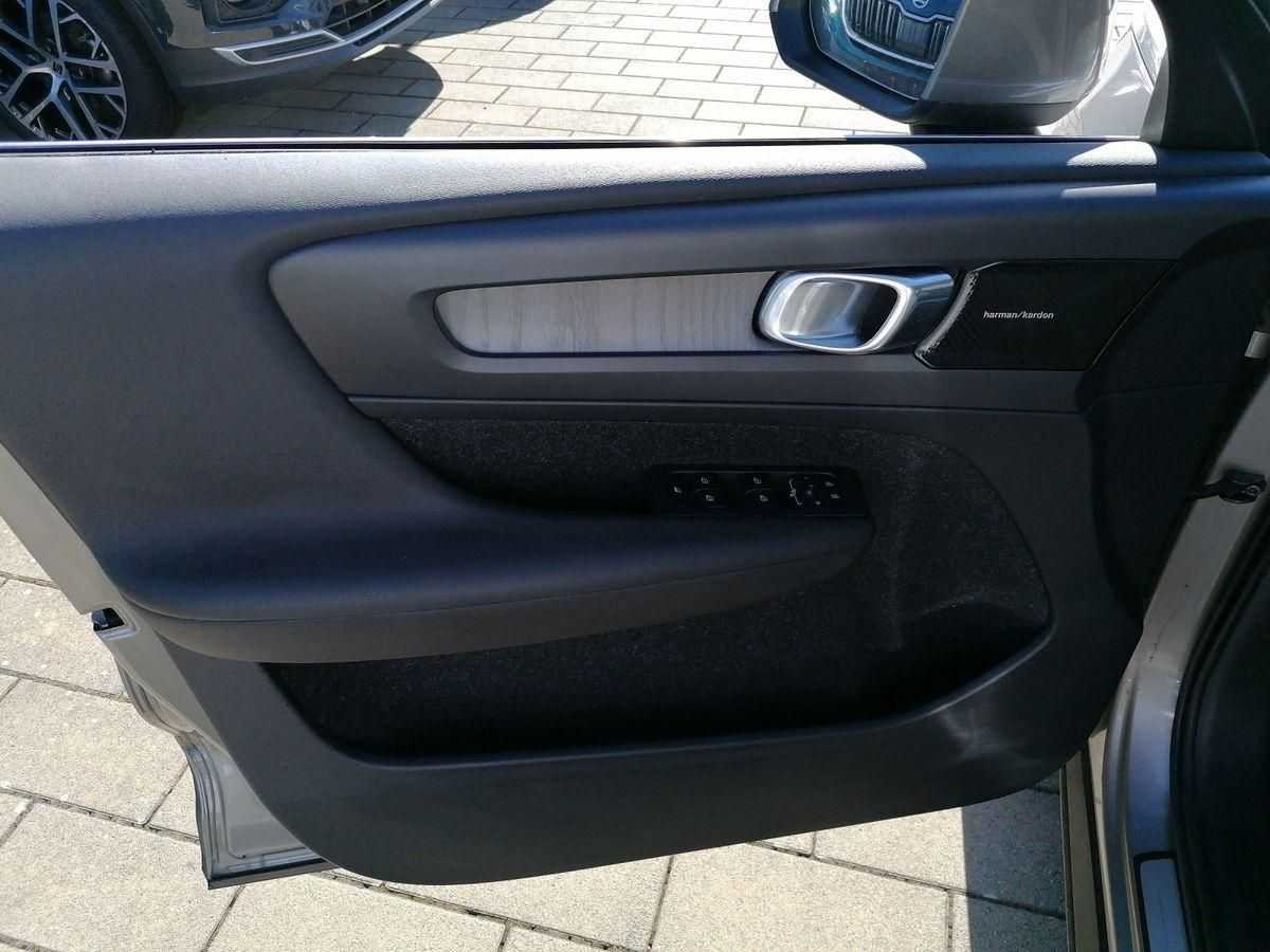 Volvo  Inscription T4 190PS AWD Navi LED Leder Rüc