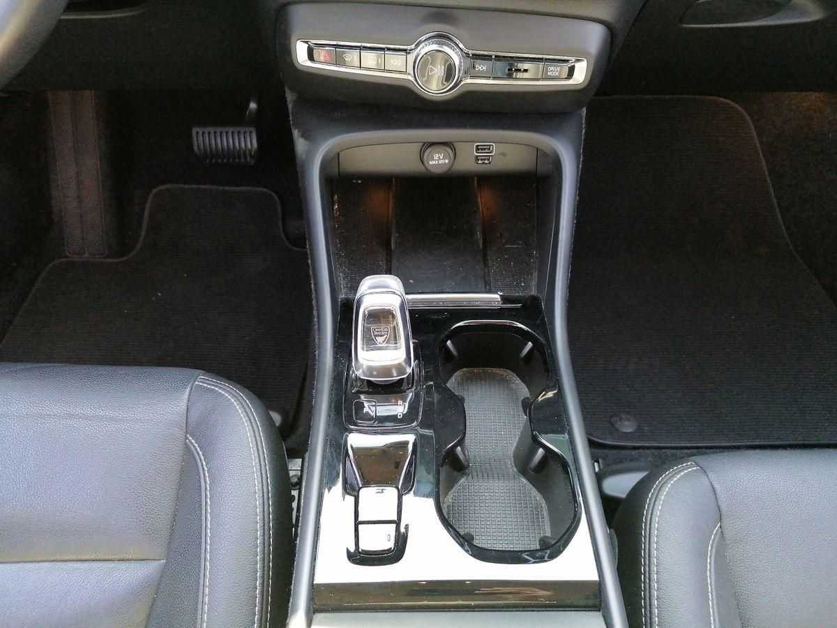 Volvo  Inscription T4 190PS AWD Navi LED Leder Rüc