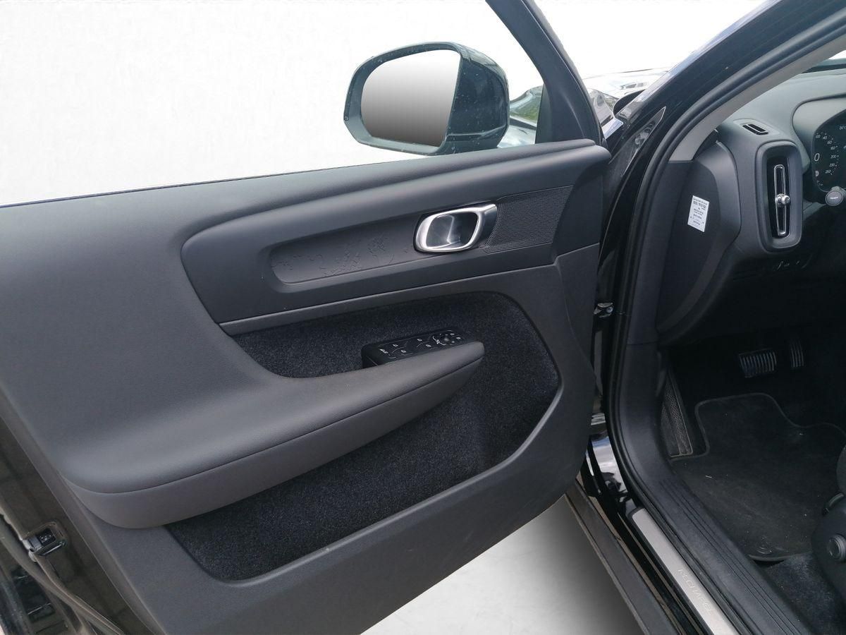 Volvo  Essential Recharge 2WD (129+82PS) Klimaa. ,