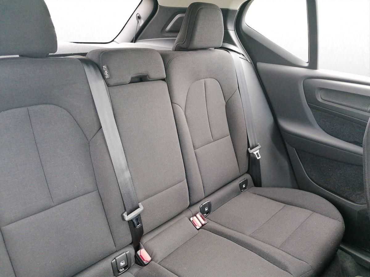 Volvo  Essential Recharge 2WD (129+82PS) Klimaa. ,