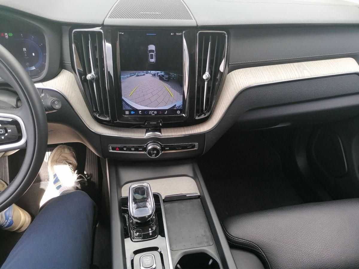 Volvo  2.0 AWD Inscription 197PS Google-Nav, Leder