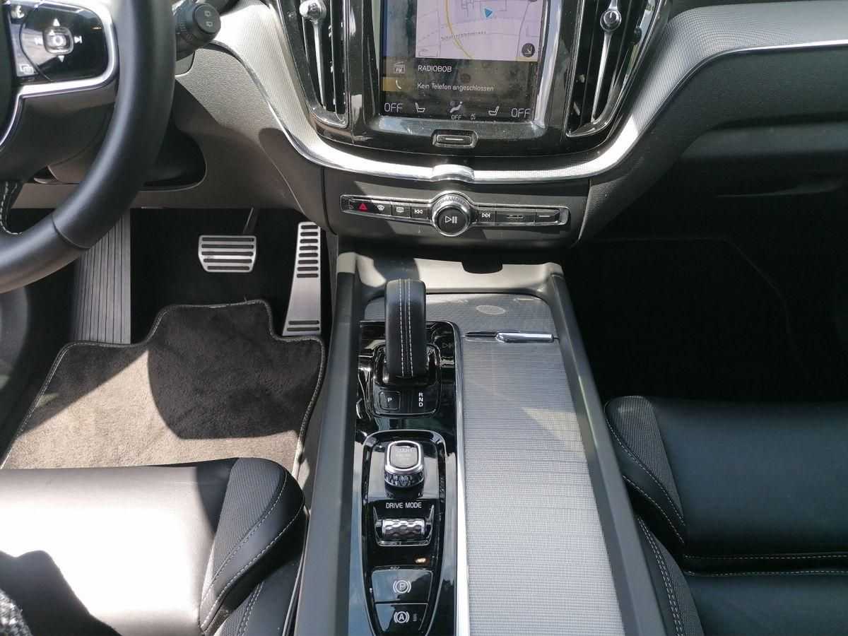 Volvo  2.0 R-Design 197PS Navi, WinterPro, Panodac