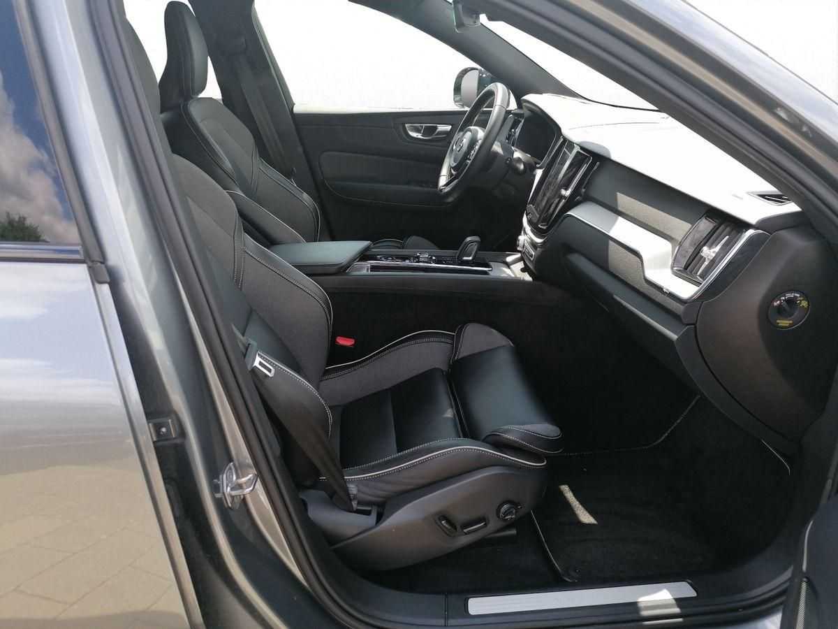 Volvo  2.0 R-Design 197PS Navi, WinterPro, Panodac