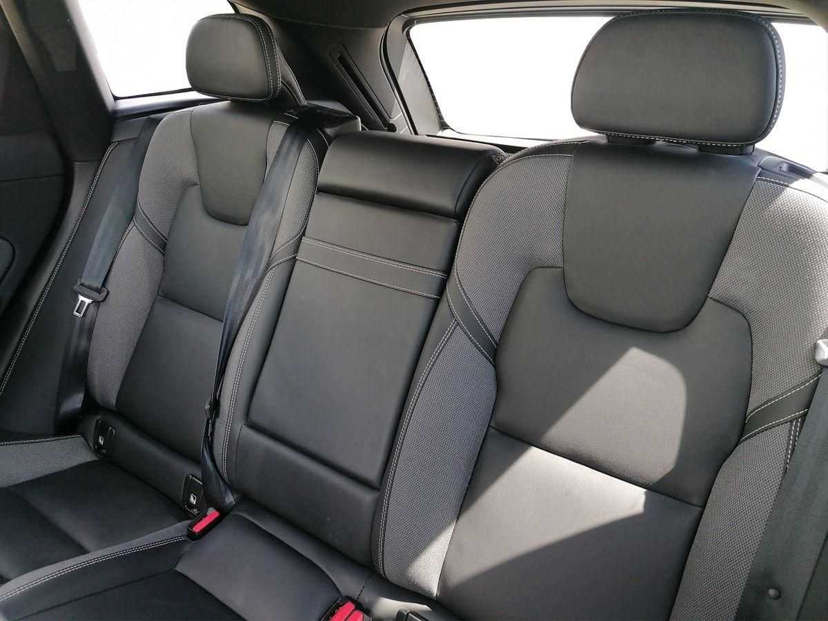 Volvo  2.0 R-Design 197PS Navi, WinterPro, Panodac