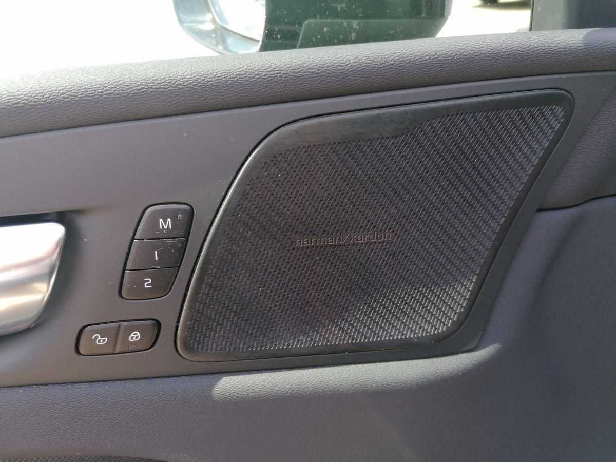 Volvo  2.0 R-Design 197PS Navi, WinterPro, Panodac