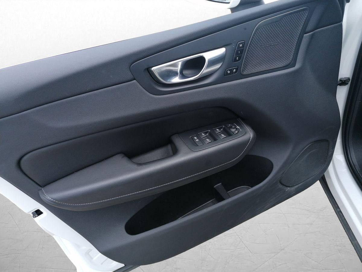 Volvo  2.0 Inscription 197PS AWD Google-Nav, Nappa