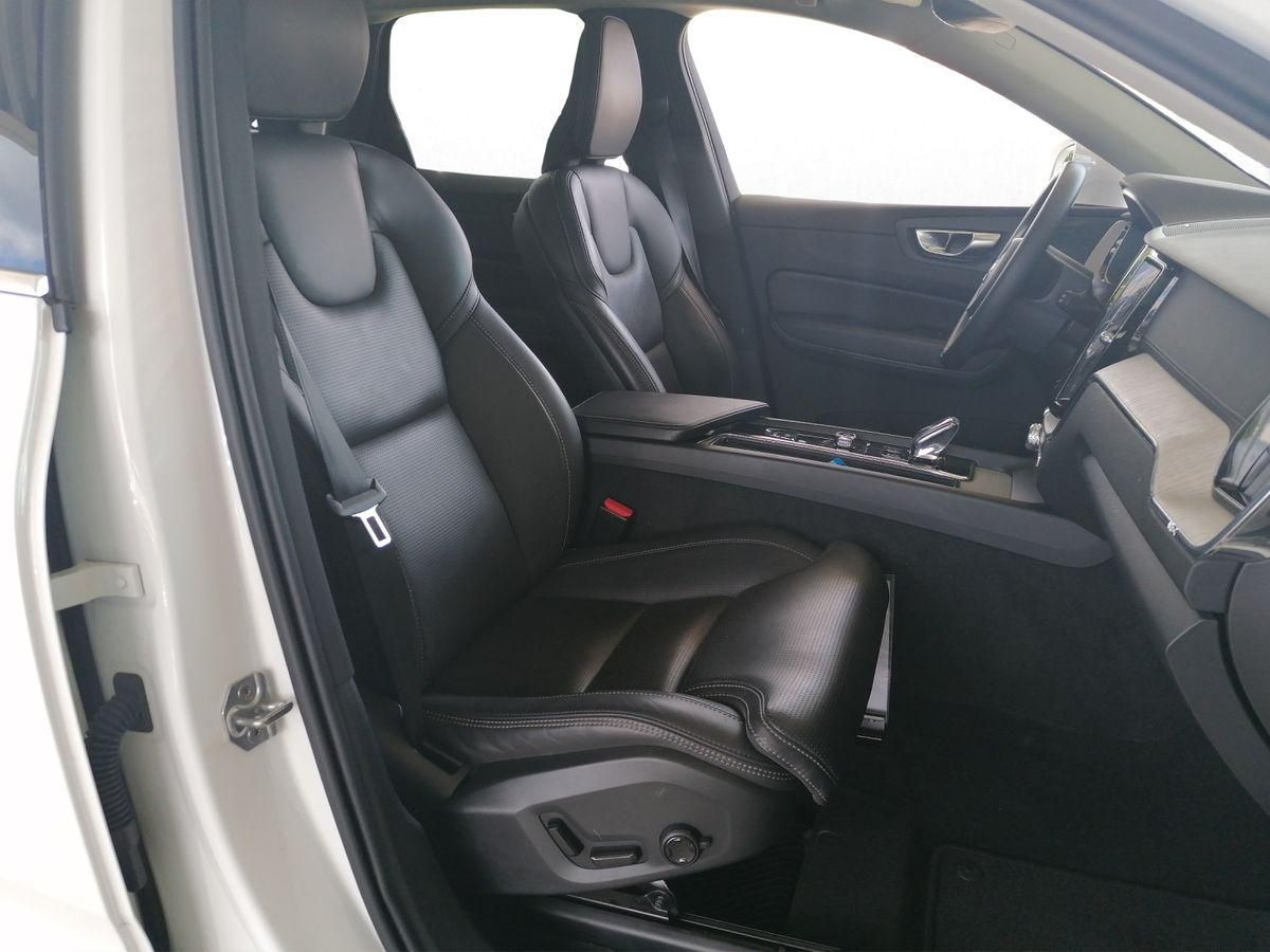 Volvo  2.0 Inscription 197PS AWD Google-Nav, Nappa