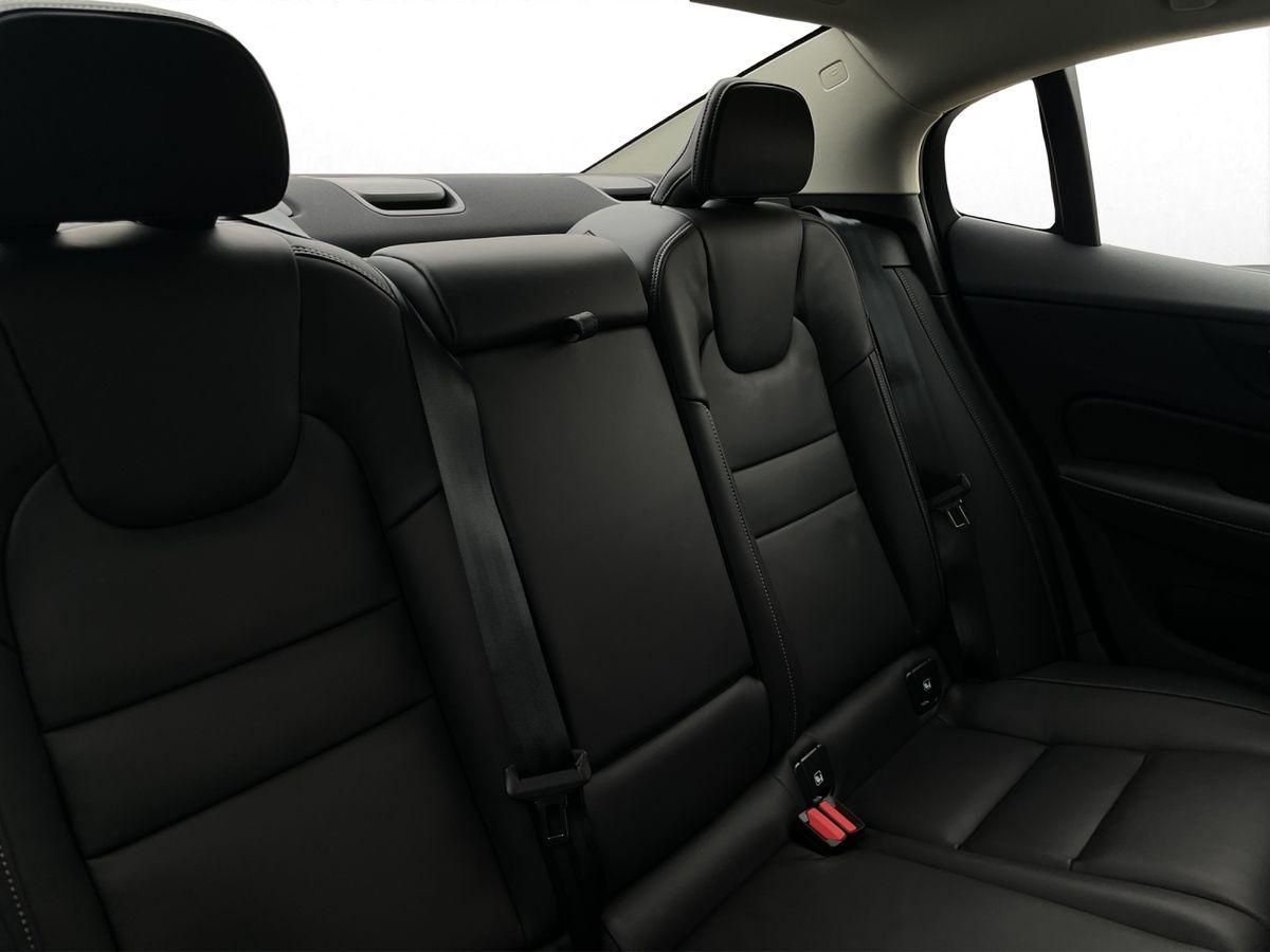 Volvo  T8 Ultimate Dark B & W 360Grad Sonderleasing