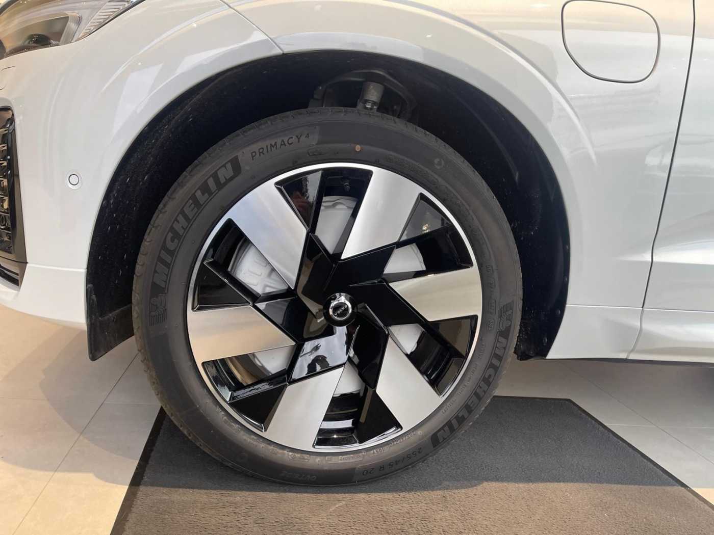 Volvo  Plus Dark T6 AWD 360° H/K AHK TH-LED