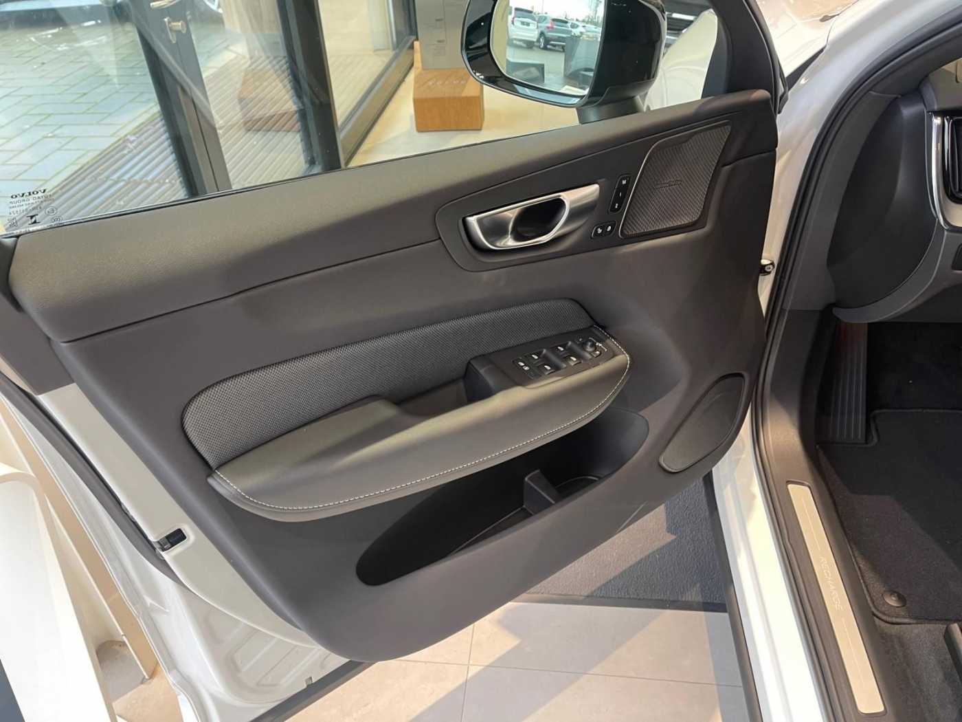 Volvo  Plus Dark T6 AWD 360° H/K AHK TH-LED