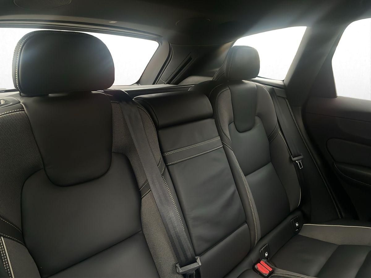 Volvo  D4 Automatikgetriebe (140kW/190PS) R-Design