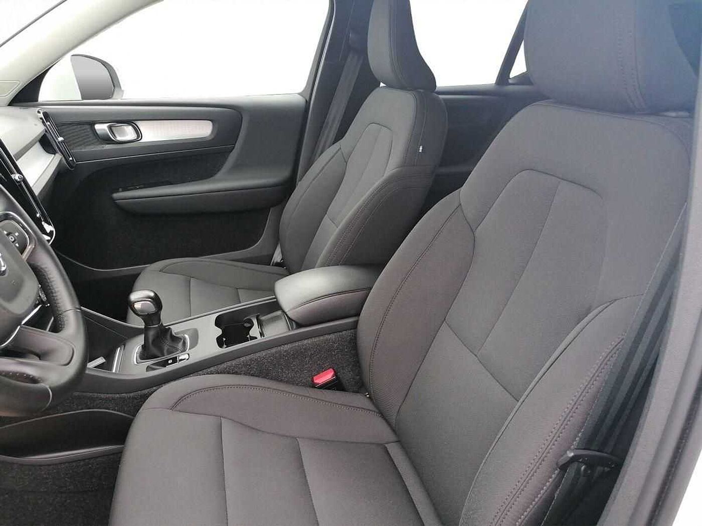 Volvo  T3 Momentum Pro AHB-LED PDC RFK SHZ CarPlay
