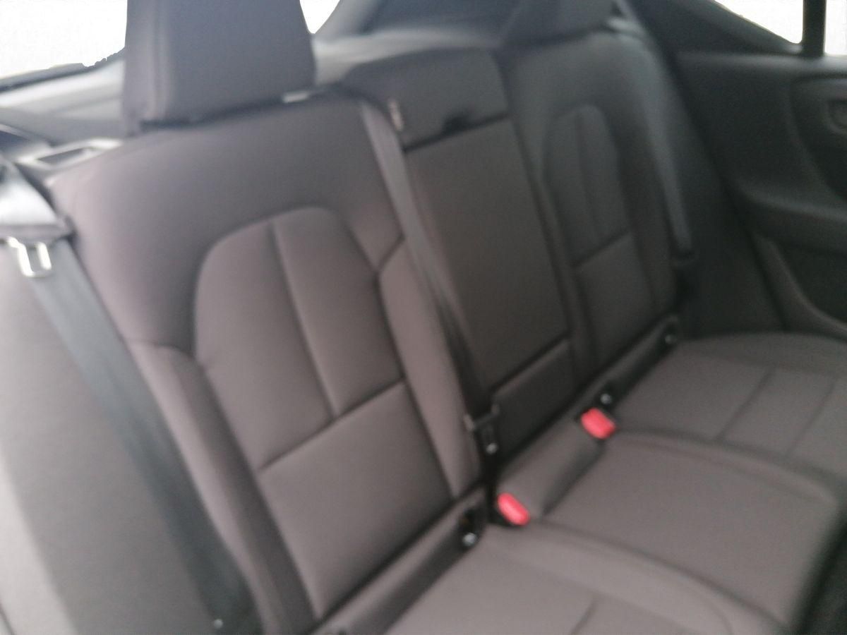 Volvo  T3 Momentum Pro AHB-LED PDC RFK SHZ CarPlay