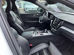 Volvo  R Design T8 AWD PHEV AHK Panorama uvm.