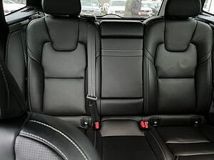Volvo  R Design T8 AWD PHEV AHK Panorama uvm.