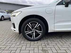 Volvo  R Design T8 AWD PHEV AHK Panorama uvm.