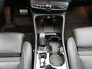 Volvo  R Design Recharge Plug-In Hybrid 2WD T5 Twin Eng