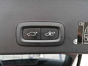 Volvo  R Design Recharge Plug-In Hybrid 2WD T5 Twin Eng