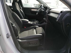 Volvo  Momentum AWD D4 190PS Aut. AHK Navi Digitales Co