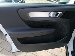 Volvo  Momentum AWD D4 190PS Aut. AHK Navi Digitales Co