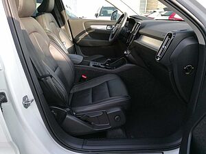 Volvo  Inscription Expression Recharge Plug-In Hybrid 2