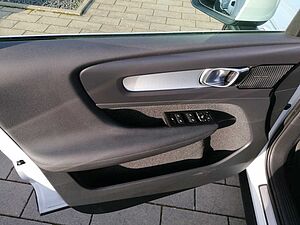 Volvo  Inscription Expression Recharge Plug-In Hybrid 2