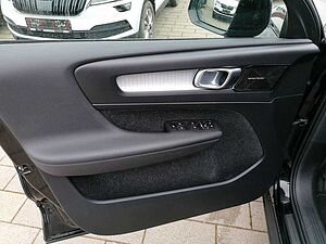Volvo  Momentum 2WD D3 EU6d-T Navi Digitales Cockpit So