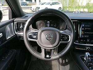 Volvo  Kombi R Design Plug-In Hybrid AWD T8 EU6d-T HUD