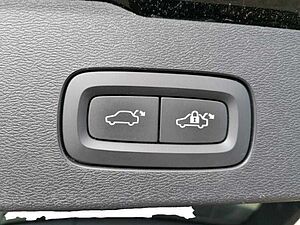 Volvo  Kombi R Design Plug-In Hybrid AWD T8 EU6d-T HUD