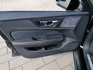 Volvo  Kombi R Design Plug-In Hybrid AWD T8 EU6d-T HUD