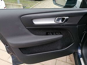 Volvo  Inscription Expression Recharge Plug-In Hybrid 2