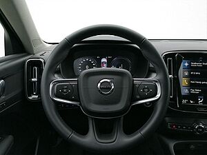 Volvo  Inscription Expression Recharge Plug-In Hybrid 2
