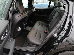 Volvo  Inscription Recharge Plug-In AWD T8 392PS Navi d