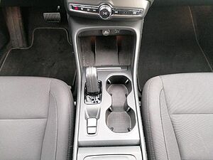 Volvo  Momentum Pro 2WD T3 EU6d Navi Digitales Cockpit
