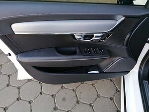 Volvo  Plus Dark Recharge AWD T8 Navi, Panodach, AHK, L