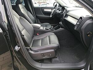 Volvo  Momentum Pro 2WD D3 EU6d-T Navi Leder Digitales