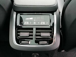 Volvo  Inscription Expression Recharge  22 Zoll-SKR Plu