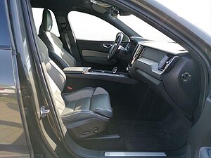 Volvo  B5 AWD R-Design