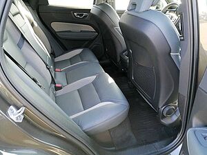 Volvo  B5 AWD R-Design