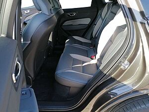 Volvo  B5 AWD R-Design